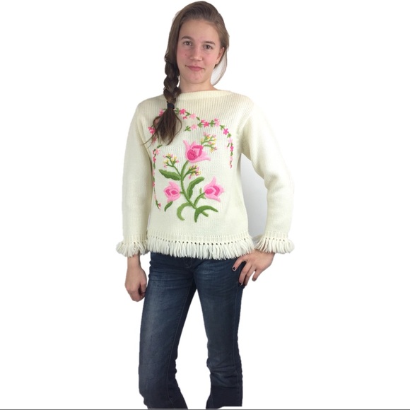 Vintage Sweaters - Vintage Fringed Floral Knit Wool Sweater M